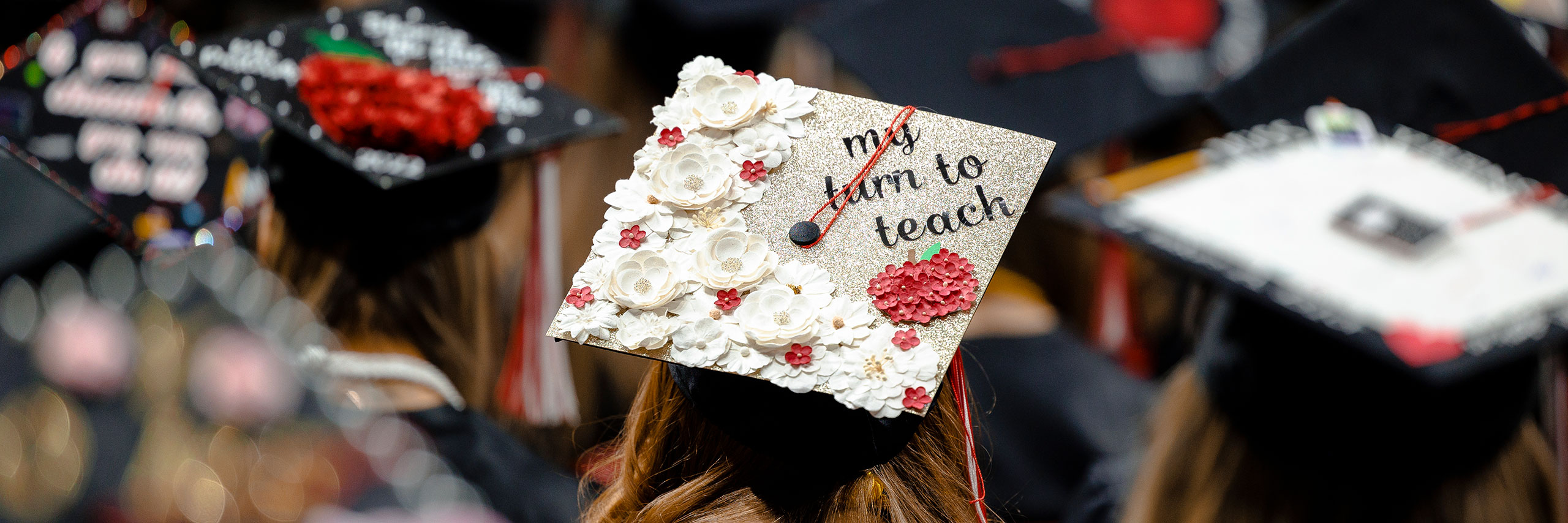 A graduation cap decorated.